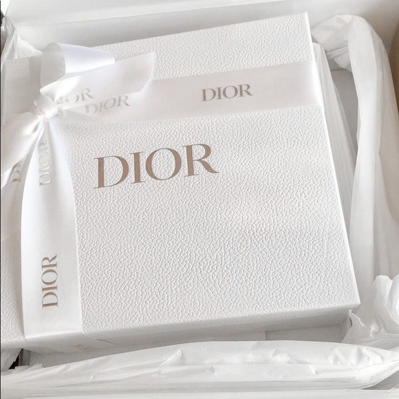 Meet your posher, Baglady - Picture 3 of 6